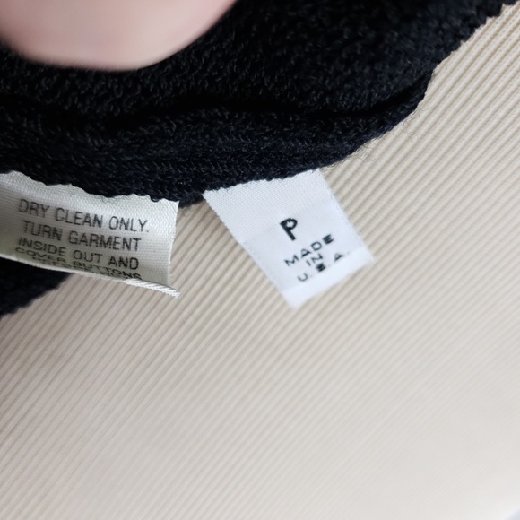 St. John black cropped Button Fronr sweater Size P (0 OR 2) - Picture 8 of 8